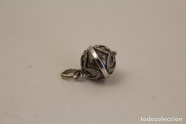 Joyeria: colgante cascabel en plata de ley - Foto 2