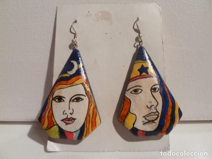 Joaillerie: CURIOSOS PENDIENTES PINTADOS A MANO POR EL ARTISTA ROALESS