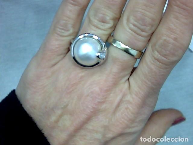 Joyeria: juego de anillo y pendientes oro blanco y perlas - Foto 3