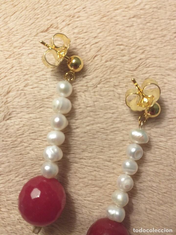 Joyeria: Pendientes largos de perlas y &aacute;gata roja - Foto 4