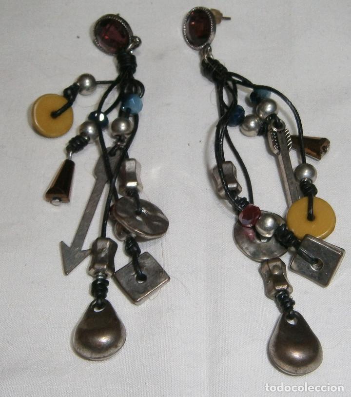 Jewelry: pendientes largos de metal adornos diferentes  9 cms