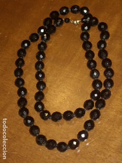 Jewelry: COLLAR LARGO DE CRISTAL NEGRO FACETADO,PIEZAS DE 1 CM.A&Ntilde;OS 60-70.