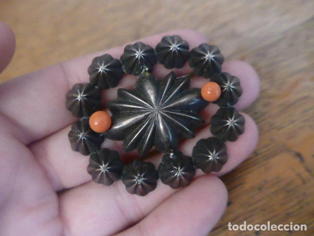 Joyeria: Antiguo gran broche de plata ? y anillo, a estudiar - Foto 2