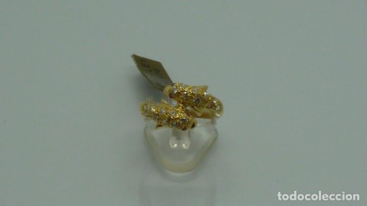 Joyeria: ANILLO DELF&Iacute;N CON CIRCONITAS Y RUBIES EN ORO DE 750MM. - Foto 3