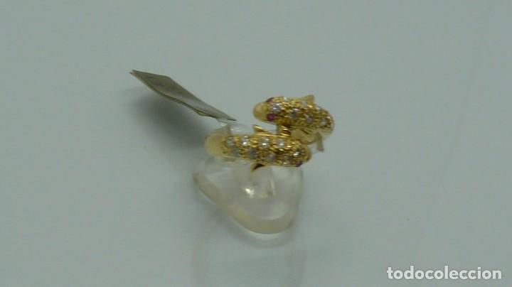 Joyeria: ANILLO DELF&Iacute;N CON CIRCONITAS Y RUBIES EN ORO DE 750MM. - Foto 2