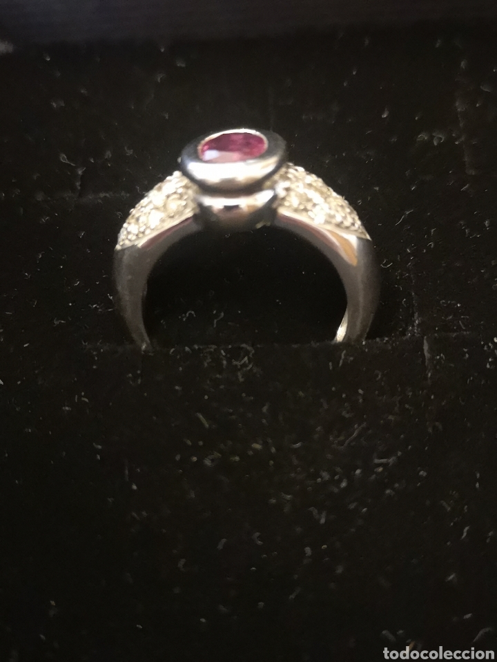 Joyeria: Anillo de oro blanco, brillantes y rub&iacute; - Foto 3