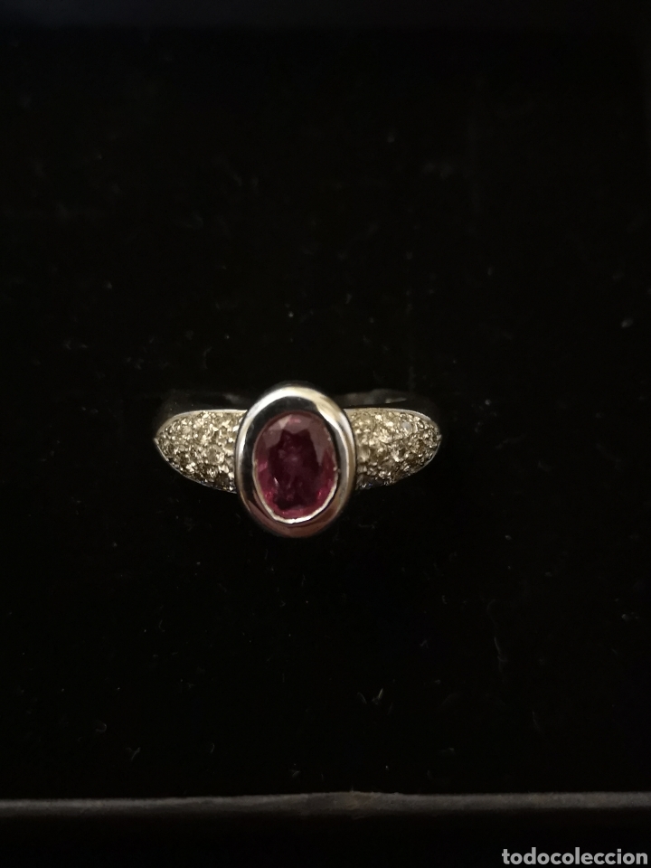 Joyeria: Anillo de oro blanco, brillantes y rub&iacute; - Foto 1