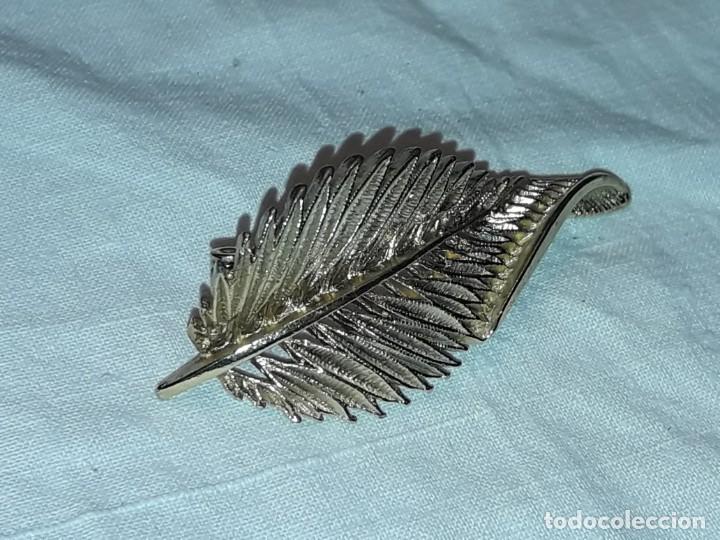 Joyeria: Bello broche dorado en forma de hoja - Foto 4