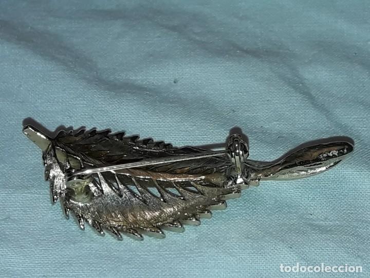 Joyeria: Bello broche dorado en forma de hoja - Foto 5