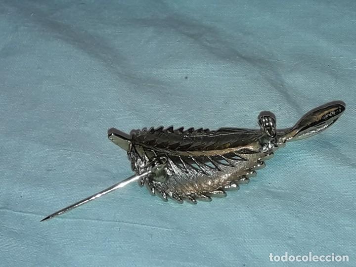 Joyeria: Bello broche dorado en forma de hoja - Foto 6