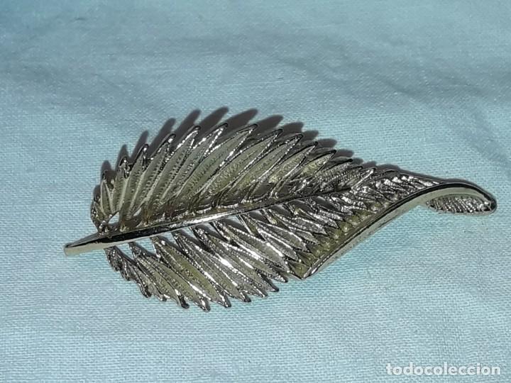 Joyeria: Bello broche dorado en forma de hoja - Foto 7