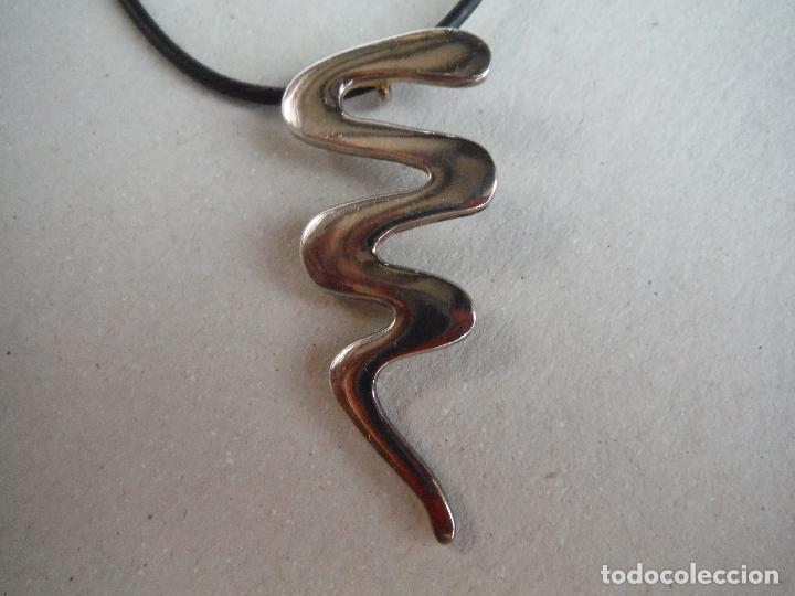 Joyeria: COLGANTE DE PLATA DE LEY CON FORMA RAYO - Foto 1