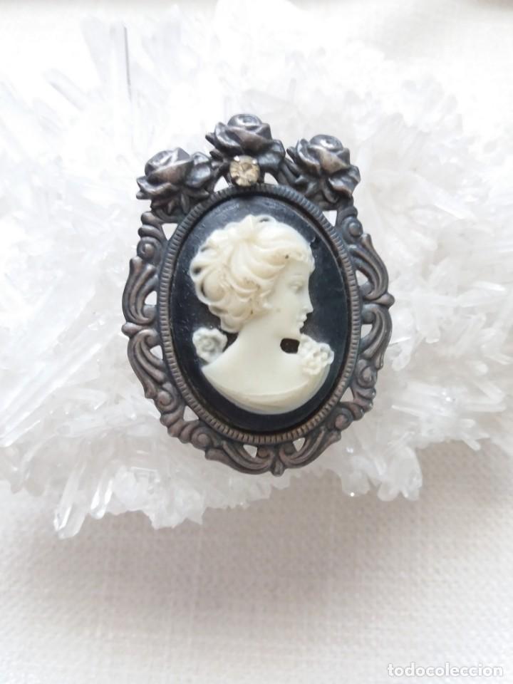 Joyeria: BROCHE CAMAFEO SOBRE METAL PLATEADO - Foto 1
