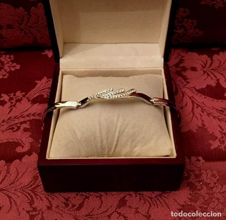 Joyeria: PULSERA CHAPADA EN ORO BLANCO CON CIRCONITAS - 14 GRAMOS. - Foto 3