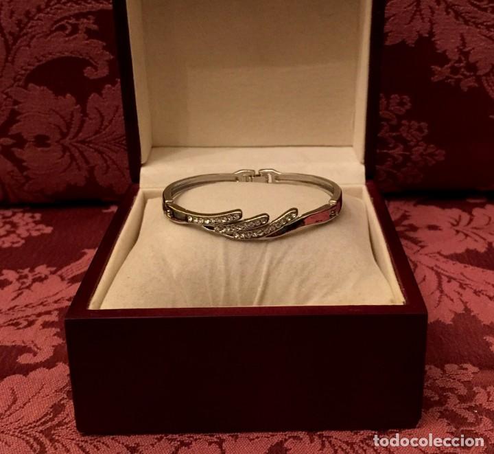 Joyeria: PULSERA CHAPADA EN ORO BLANCO CON CIRCONITAS - 14 GRAMOS. - Foto 1