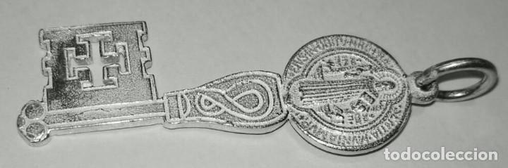 Joyeria: Colgante llave de san Benito en plata de ley maciza - 4cms - Foto 3