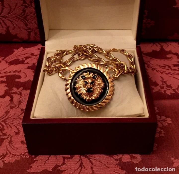 Joyeria: COLLAR - GARGANTILLA CHAPADA EN ORO CON LE&Oacute;N - 50 GRAMOS - Foto 2