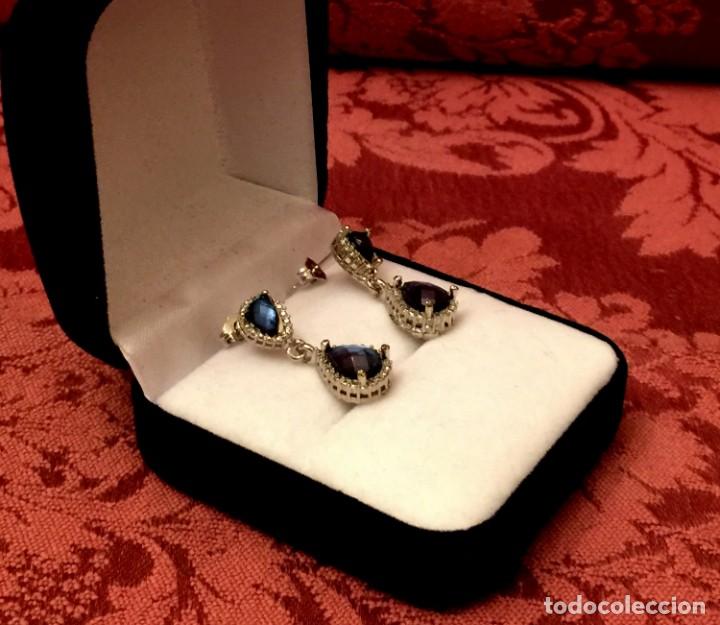 Joyeria: PENDIENTES CHAPADOS EN ORO BLANCO CON CUARZOS ZAFIRO. - Foto 2