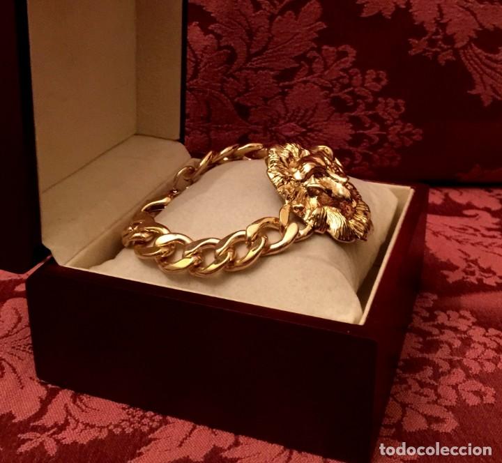 Joyeria: PULSERA BARBADA CHAPADA EN ORO 18 K CON LE&Oacute;N - 45 GRAMOS. - Foto 2