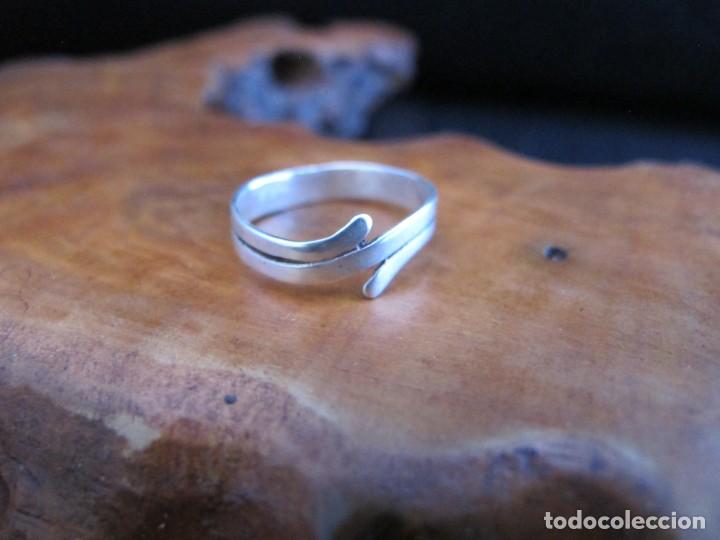 Joyeria: Fino anillo de plata contrastado 925. - Foto 1