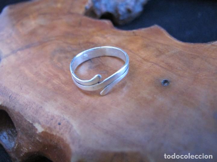 Joyeria: Fino anillo de plata contrastado 925. - Foto 3