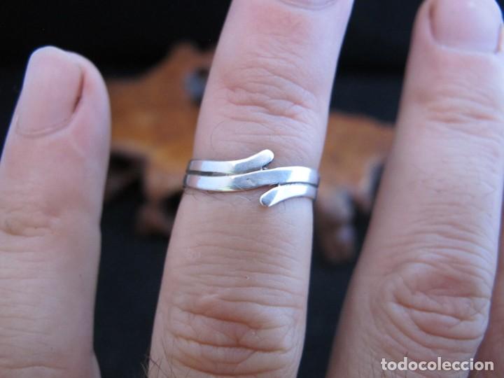 Joyeria: Fino anillo de plata contrastado 925. - Foto 4