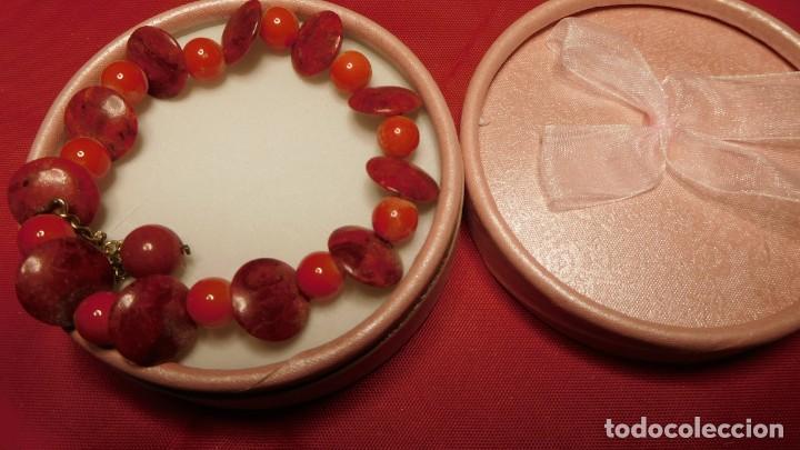 Joyeria: Pulsera de perlas rojas y cuentas de coral - Foto 1