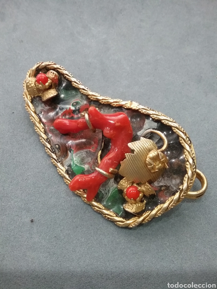 Joyeria: Original broche en metal dorado. - Foto 2
