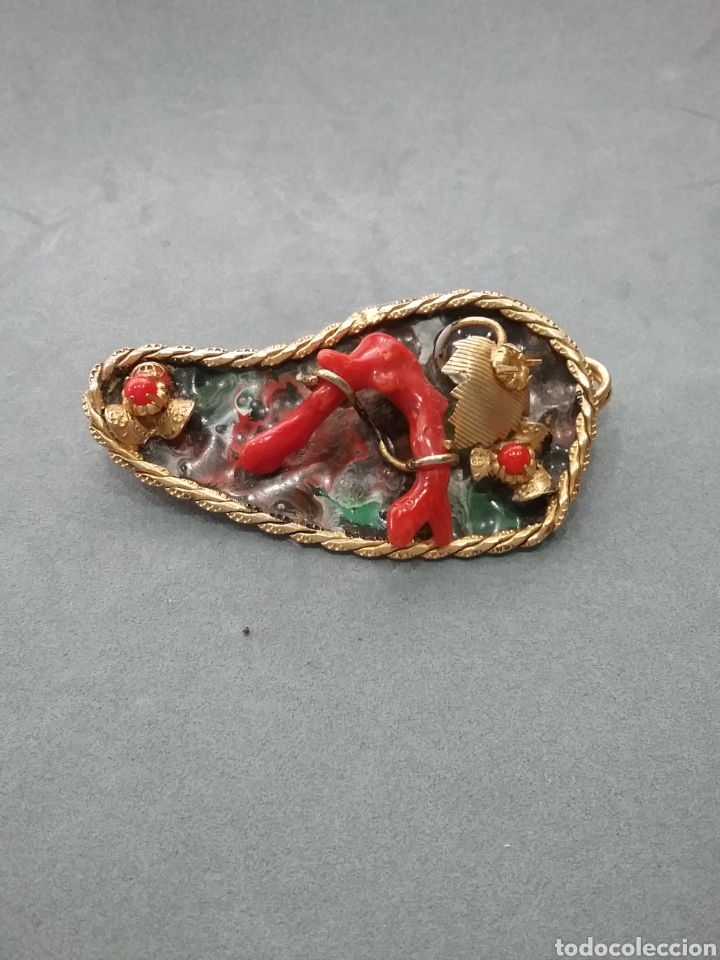 Joyeria: Original broche en metal dorado. - Foto 1