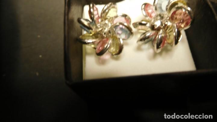 Joyeria: pendientes met&aacute;licos en forma de flor - Foto 1