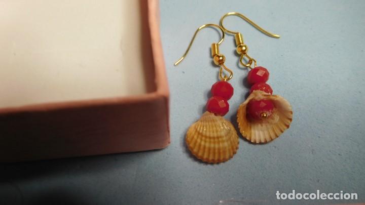 Joyeria: pendiente largos de bolas de cornalina y concha marina - Foto 1