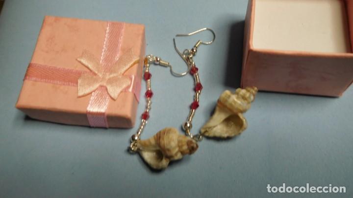 Joyeria: Pendientes largos de rocalla y caracolillos. - Foto 1