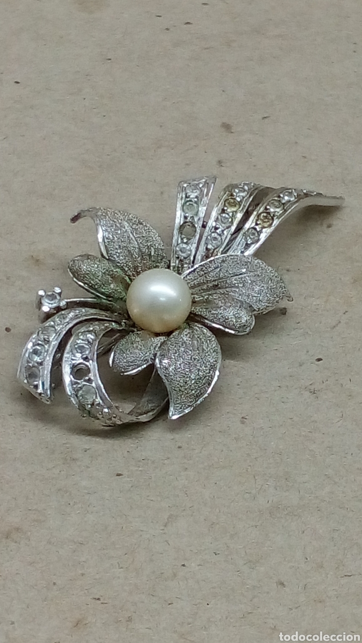Joyeria: BROCHE EN FORMA FLOR DE PLATA RODIADA CON PERLA Y CIRCONITAS /B160 - Foto 1