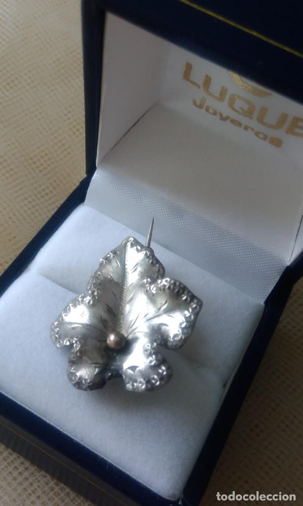 Joyeria: PRECIOSO BROCHE DE PLATA ANTIGUO EN FORMA DE HOJA - Foto 1