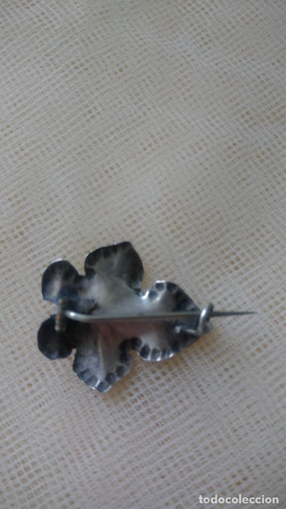 Joyeria: PRECIOSO BROCHE DE PLATA ANTIGUO EN FORMA DE HOJA - Foto 2