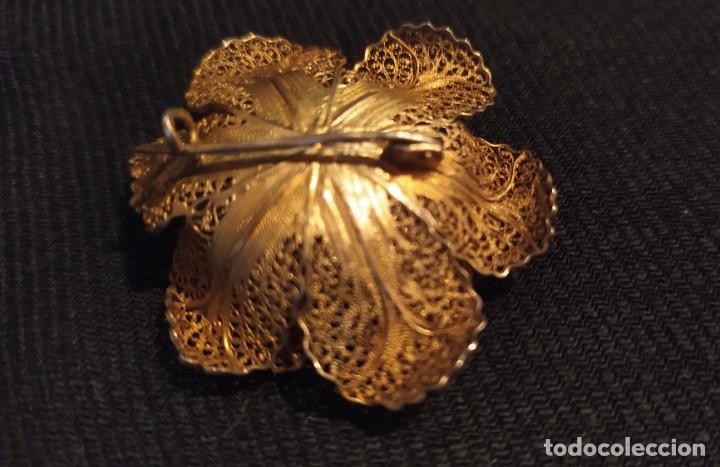 Joyeria: BROCHE EN FORMA DE FLOR EN FILIGRANA DORADA. - Foto 3