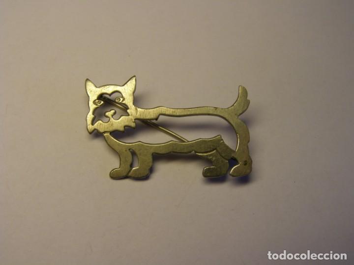 Joyeria: Broche de plata con silueta de un perro. - Foto 1