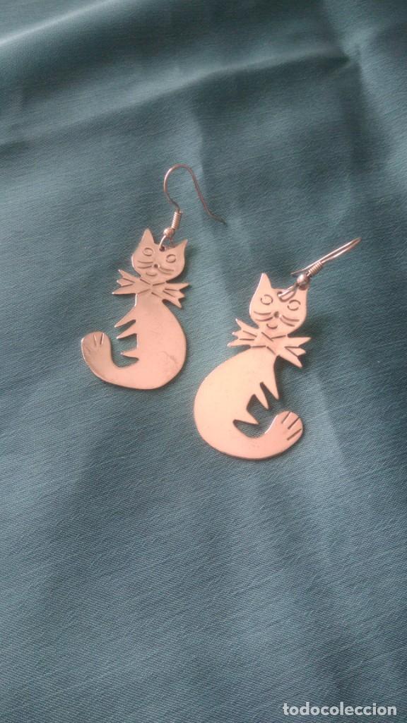 Joyeria: PENDIENTES DE SILUETA DE GATO PLATEADOS - Foto 4