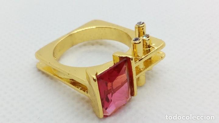 Joyeria: ANILLO GEOM&Eacute;TRICO DE PLATA CHAPADO ORO CON RUB&Iacute; - Foto 2