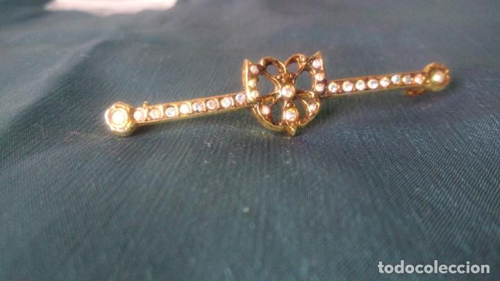 Joyeria: BROCHE DORADO Y PEDRER&Iacute;A - Foto 1