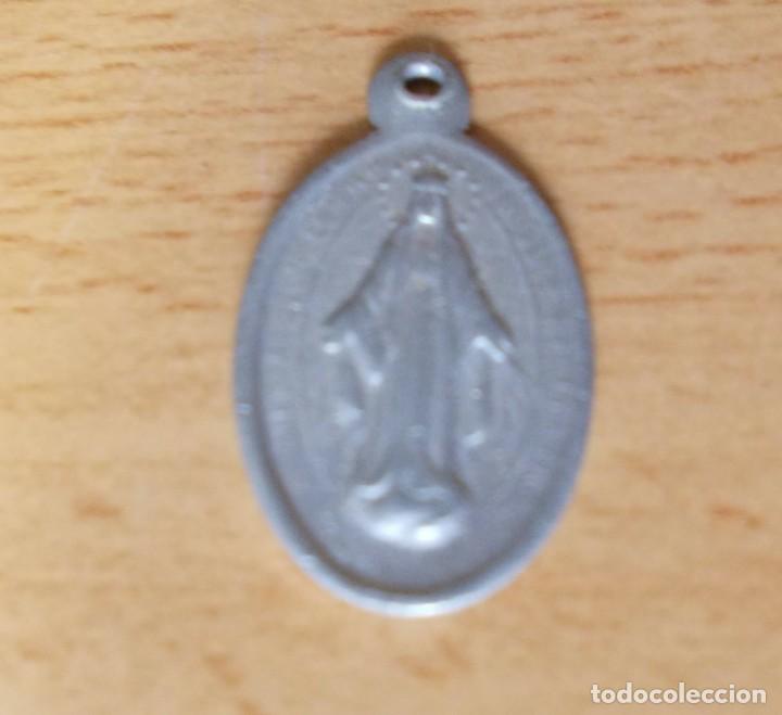 Joyeria: medalla &rdquo; virgen Maria&rdquo; d&eacute;cada 1980 - Foto 1