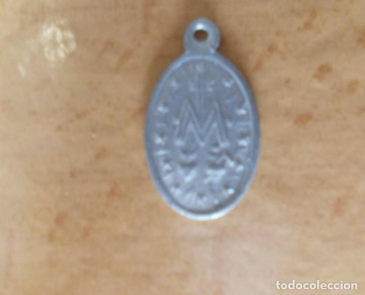 Joyeria: medalla &rdquo; virgen Maria&rdquo; d&eacute;cada 1980 - Foto 2