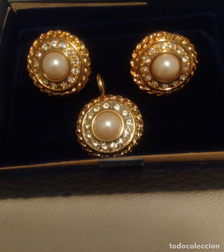 Joyeria: ADEREZO DE PENDIENTES Y COLGANTE DORADO Y PERLA