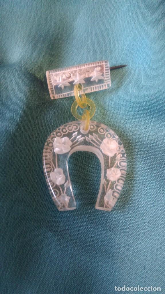 Joyeria: BROCHE MODERNISTA DE CELULOIDE HERRADURA - Foto 8