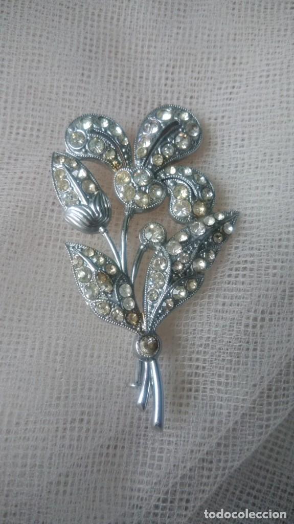 Joyeria: BROCHE ANTIGUO FLOR DE LIS CON PEDRER&Iacute;A - Foto 3