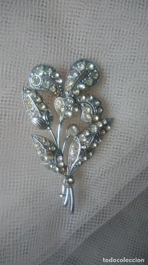 Joyeria: BROCHE ANTIGUO FLOR DE LIS CON PEDRER&Iacute;A - Foto 4