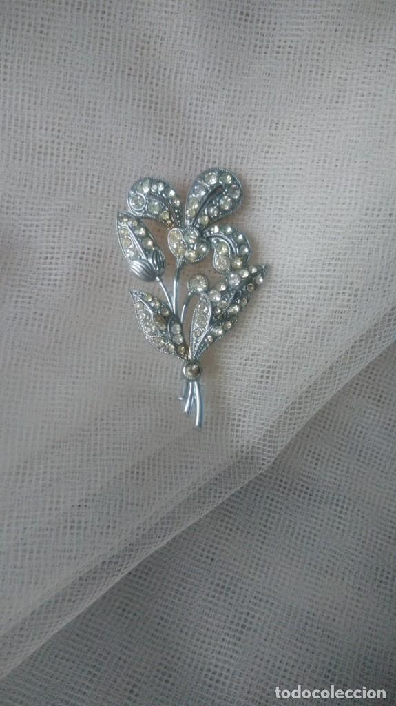 Joyeria: BROCHE ANTIGUO FLOR DE LIS CON PEDRER&Iacute;A - Foto 8