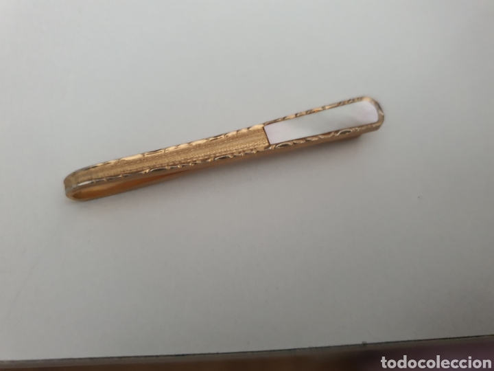 Joyeria: Pisacorbata color dorado y n&aacute;car - Foto 1