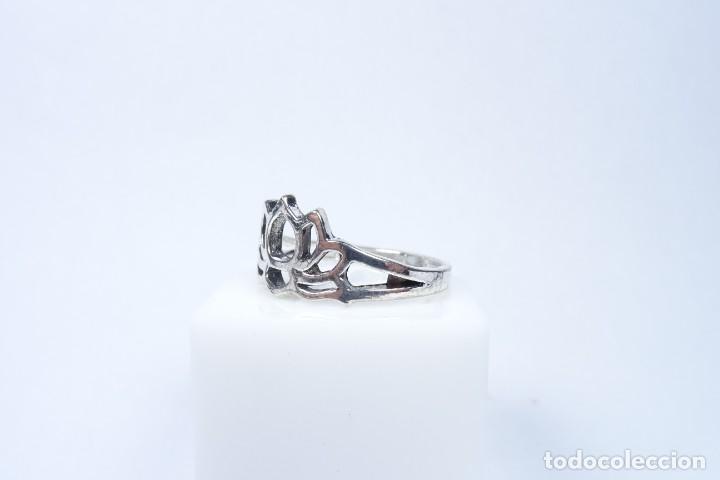 Joyeria: Anillo en plata 925 con forma de corona - Foto 2