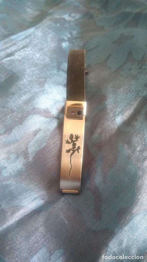 Joyeria: PULSERA DE CAUCHO Y ACERO CON SALAMANDRA. - Foto 2
